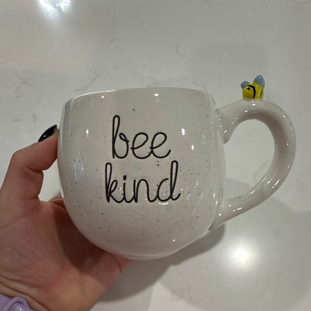 Eccolo Bee Kind Ceramic Coffee Mug White Speckled Yellow Interior Bee Handle